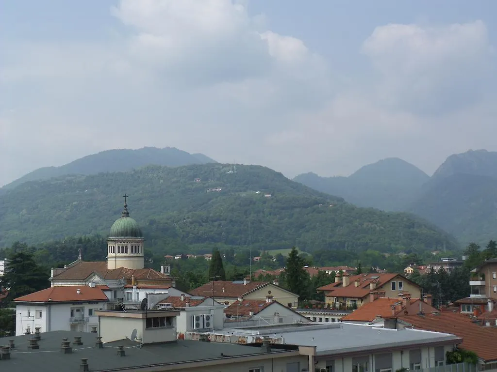 Hotel Miramonti Schio 4*,