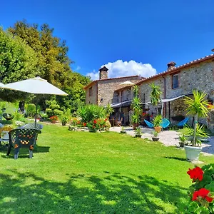 https://agriturismo-le-palaie-tre-appartamenti-indipendenti-in.it-tuscanyhotel.com